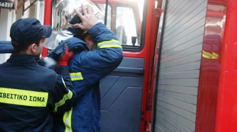 Φωτιά στον σταθμό του ηλεκτρικού στην Καλλιθέα